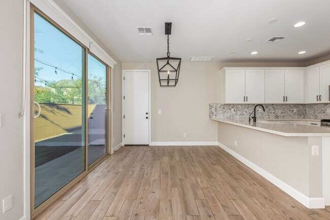 Photo - Rare end lot!