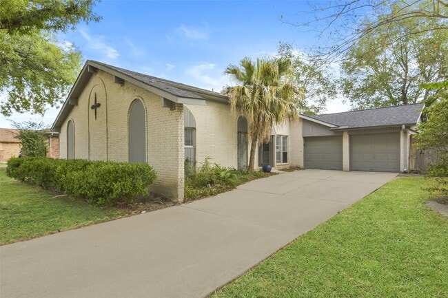 Building Photo - 16310 Cavendish Dr