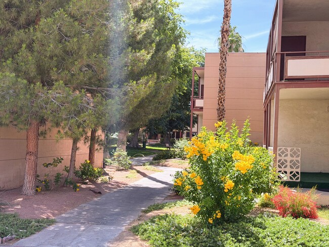 Photo - 350 E Desert Inn Rd Unit F-202
