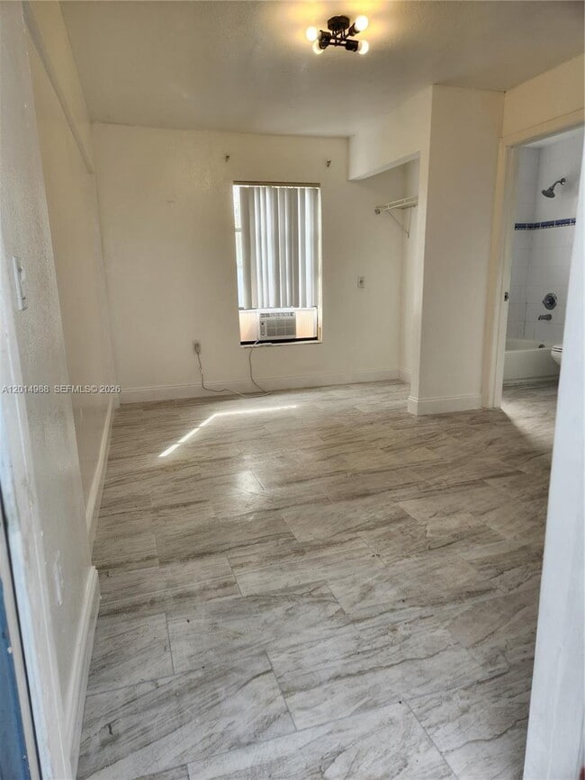 Building Photo - 10332 SW 211 St Unit 0