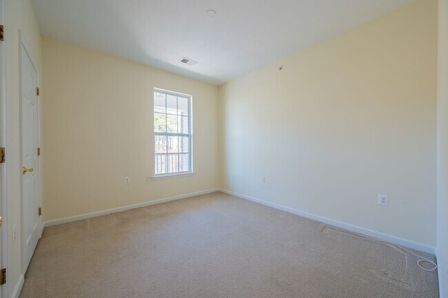 Photo - 539 Sophee Ln