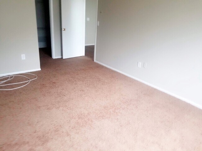 Photo - 307 Tulip Ln Unit 307