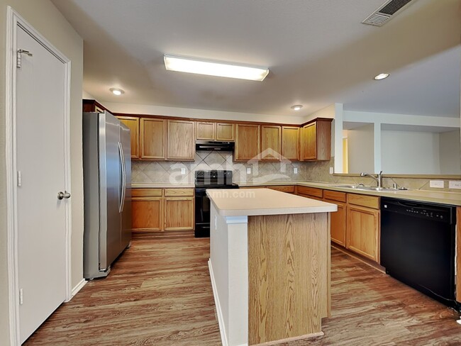 Photo - 210 Dartmouth Dr