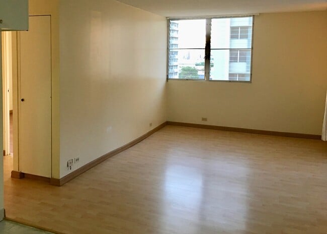 Photo - 2651 Kuilei St Unidad B76