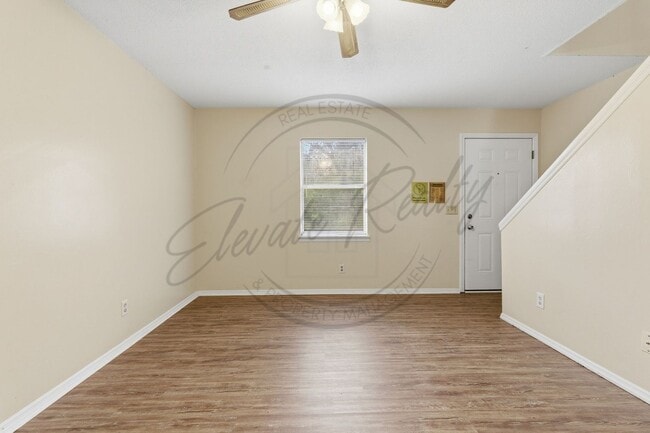 Photo - Spring Special: Charming 2 Bed / 1.5 Bath Townhouse in Cookeville Unit Peek 402 2