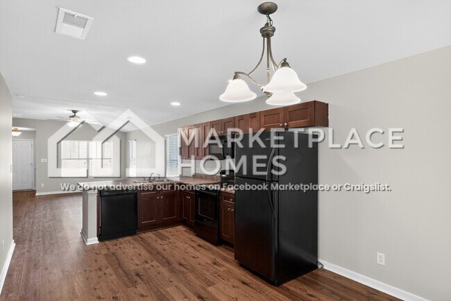 Photo - 203 Sedgewick Dr