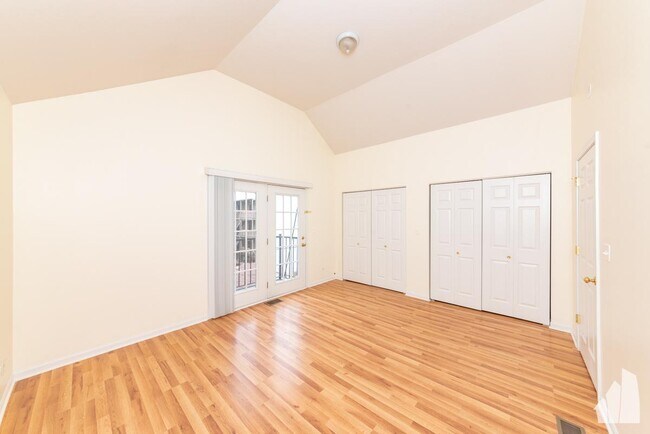 Building Photo - 3 bedroom in Chicago IL 60622 Unit 2 Rental