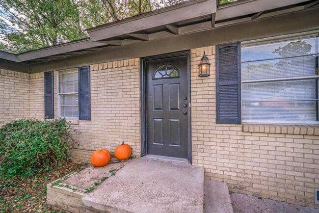 Photo - 3/1.5 Home in Central Longview