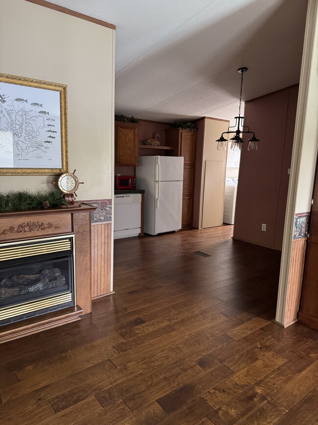 Photo - 5715 Bluebird St