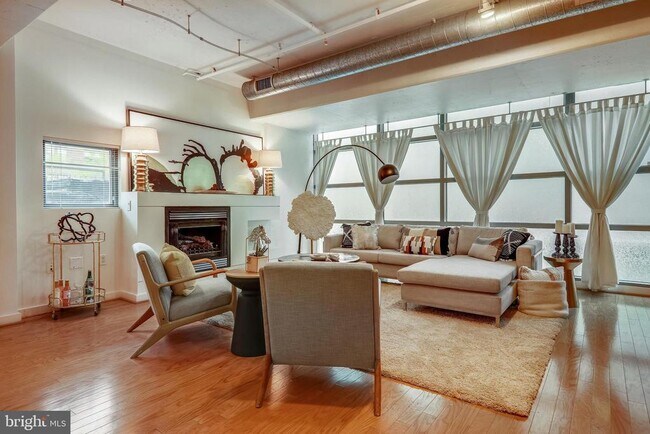 Photo - 1125 11th St NW Unidad 102