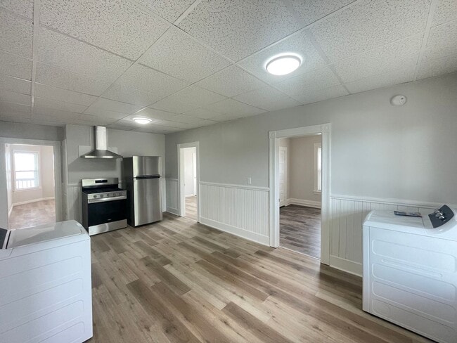 Photo - 551 Somerville St Unit 3rd Floor