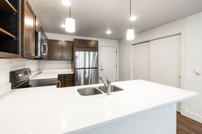 2 Bed, 1 Bath with NEW LOW PRICE - Close t... - 2 Bed, 1 Bath with NEW LOW PRICE - Close t... Casa