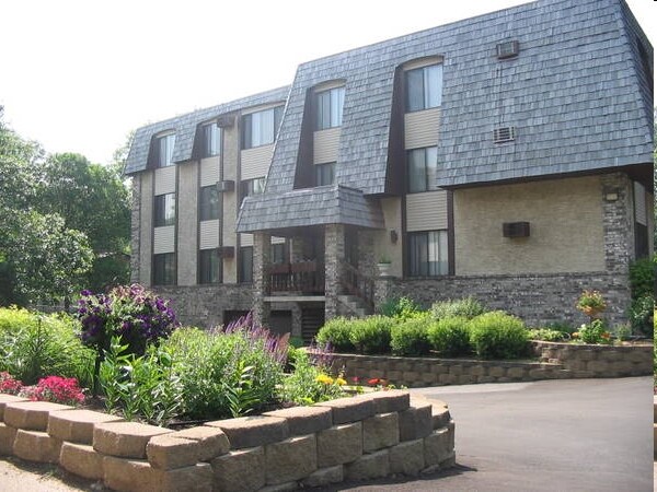 Xerxes Manor Apartments