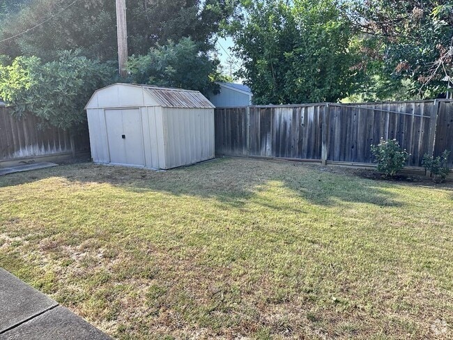 Building Photo - 3515 Shafer Dr Rental