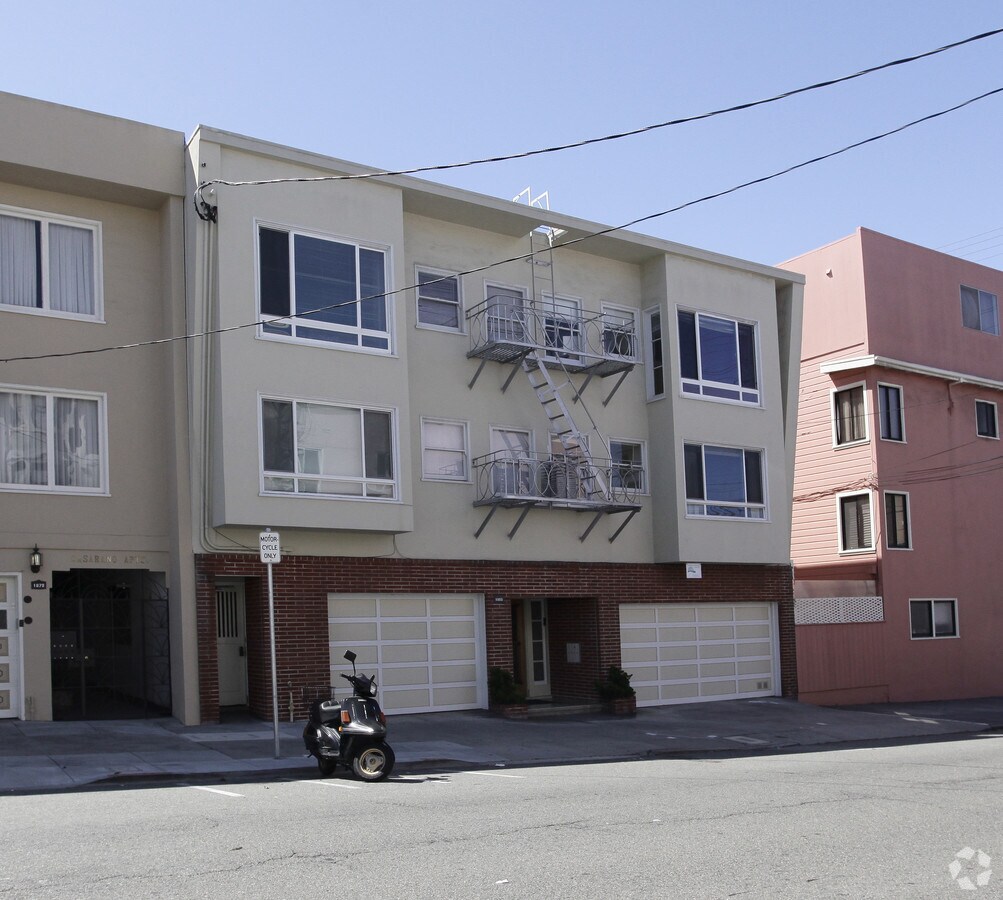 Photo - 1885 Filbert St