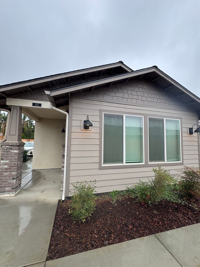 Building Photo - 4321 Unit 102 Rental