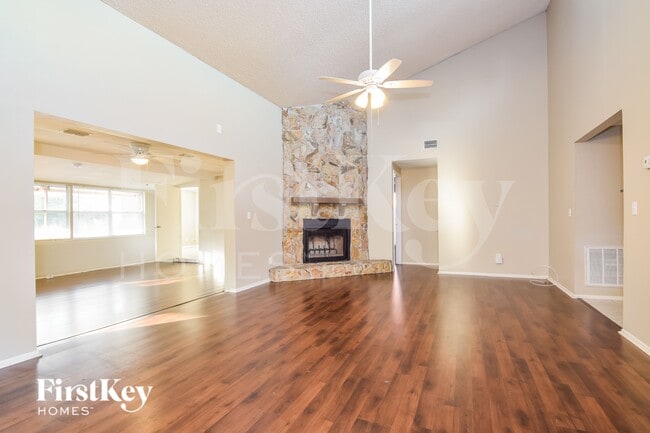 Photo - 6708 Timberlane W Dr