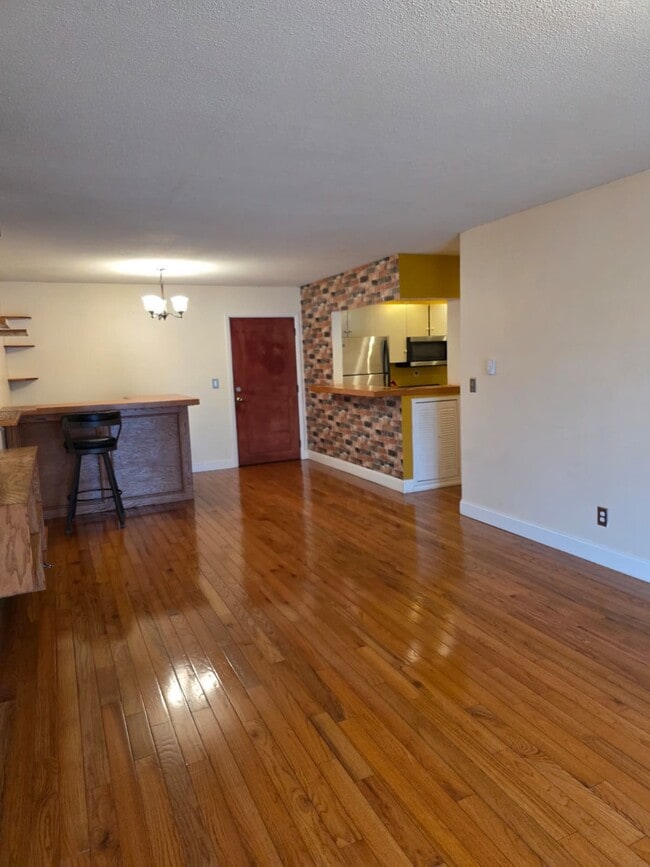 Photo - 250 Nesmith St Unidad 10