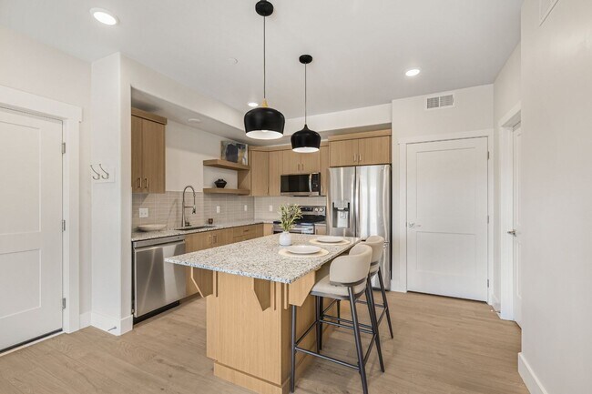Lincoln Crossing Apartments