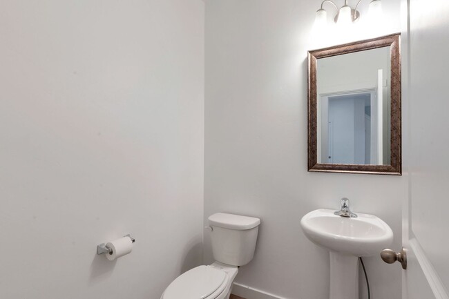 Photo - 847 3770 W