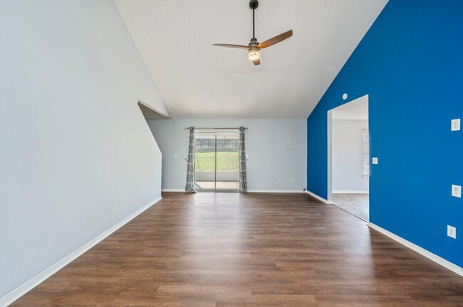 Photo - 121 Nicole Ln