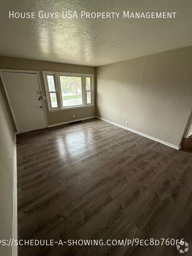 Building Photo - 4612 E Linwood Blvd Rental