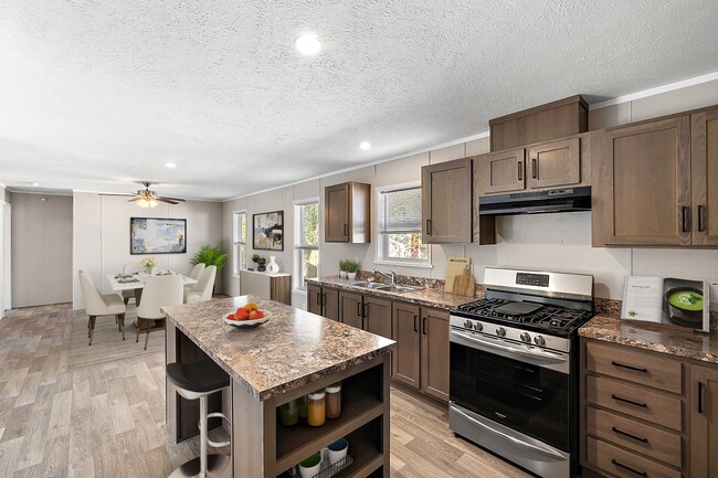 Photo - 687 Elmdale Ln