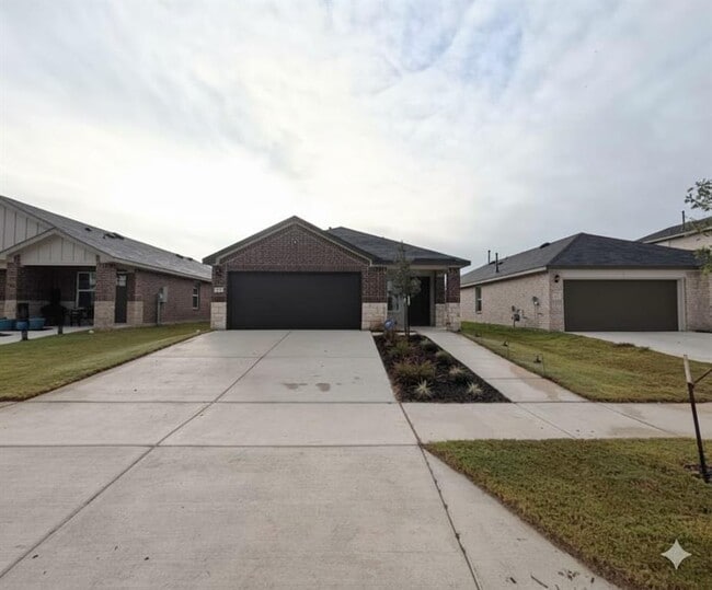 Building Photo - 424 NEW ALBANY Ln