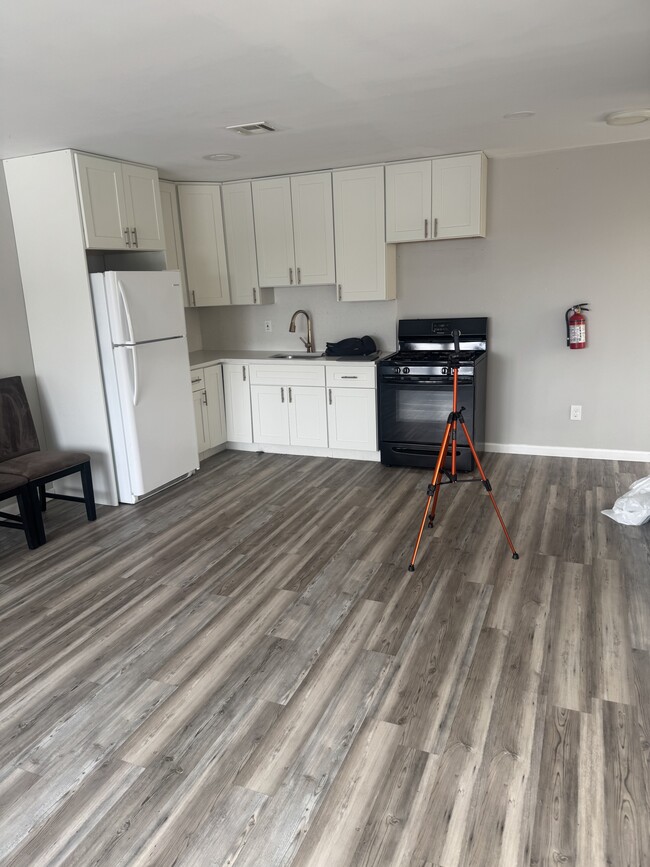 Building Photo - 33 Cliff St Unit 2