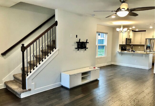 Photo - Cute 2 bd/2.5 bath w/fenced patio