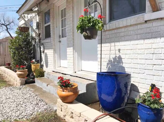 Building Photo - 2724 NW 23rd St