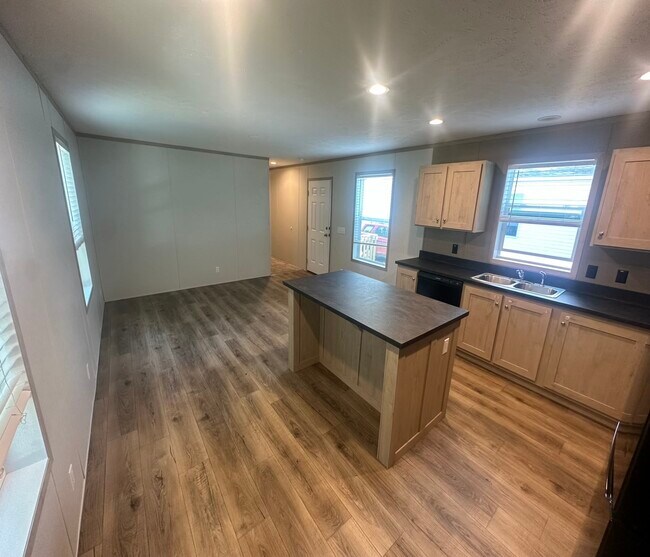 Photo - 7519 Dorr St