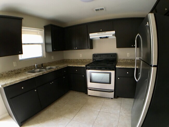 Photo - 4722 N Dogwood St Unidad 4