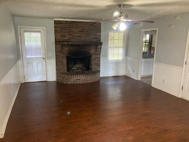 Photo - 110 W Wedgewood Cir