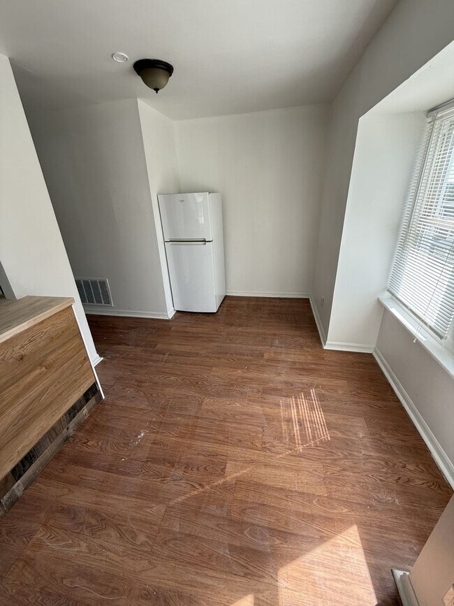 Photo - 513 Brinton St Unit 3rd Fl
