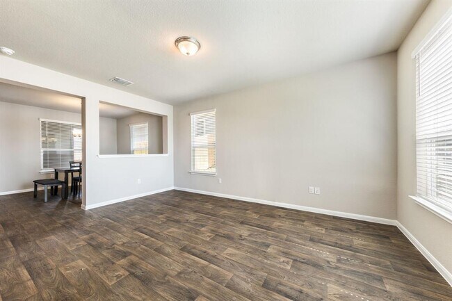 Photo - 1914 Whitaker Dr