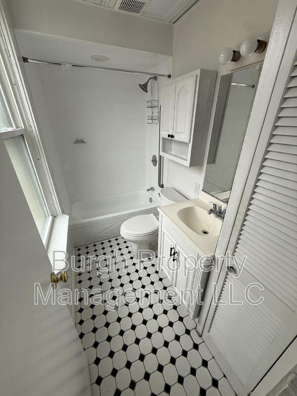Photo - 2206 Woodstock Ave Unit 1