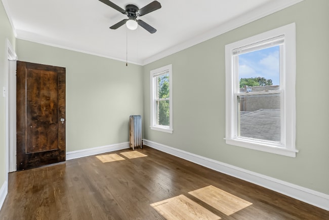 Photo - 5742 N Francisco Ave Unidad 2