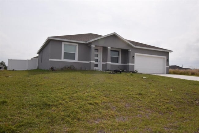 Photo - 642 Desmoines Ct