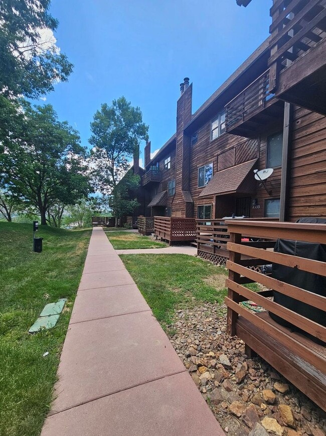 Photo - *$500 OFF YOUR FIRST MONTH'S RENT* $1616 -...