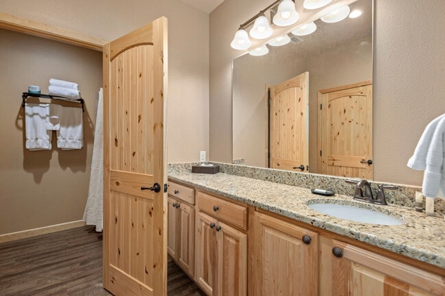 Photo - 1593 Gruene Rd Unit SI ID1385478P