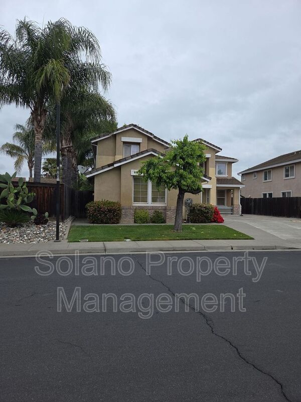 Photo - 2822 Regatta Cir