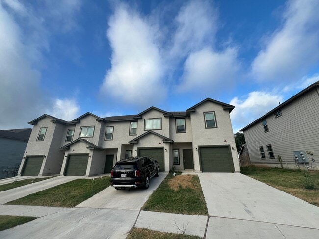 Building Photo - 7417 Savannah Brooks