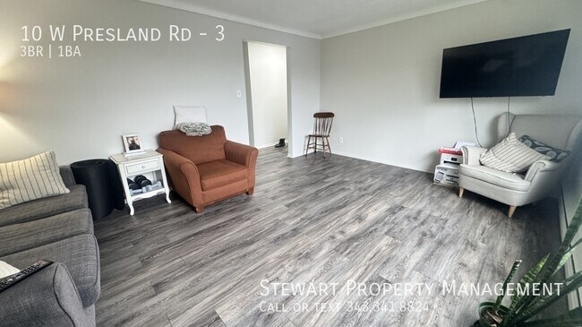 Photo - 10 W Presland Rd