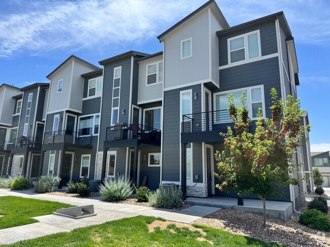 Building Photo - 2865 W 69th Ave Rental