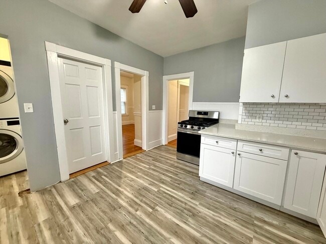 Building Photo - 23 Park Rd