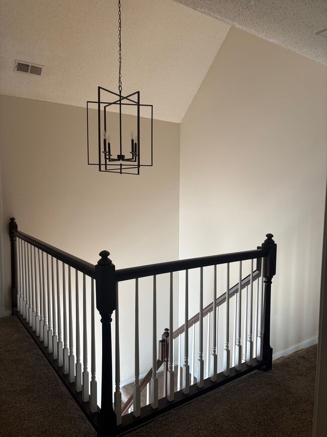 Photo - Highland Parkway