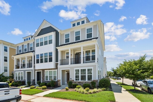Building Photo - Quarterpath at Williamsburg – Two Primary Suites