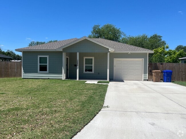 Building Photo - NEWER BUILD IN PA CLIFFS!! Rental