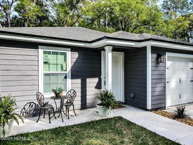223 Monterey Blvd